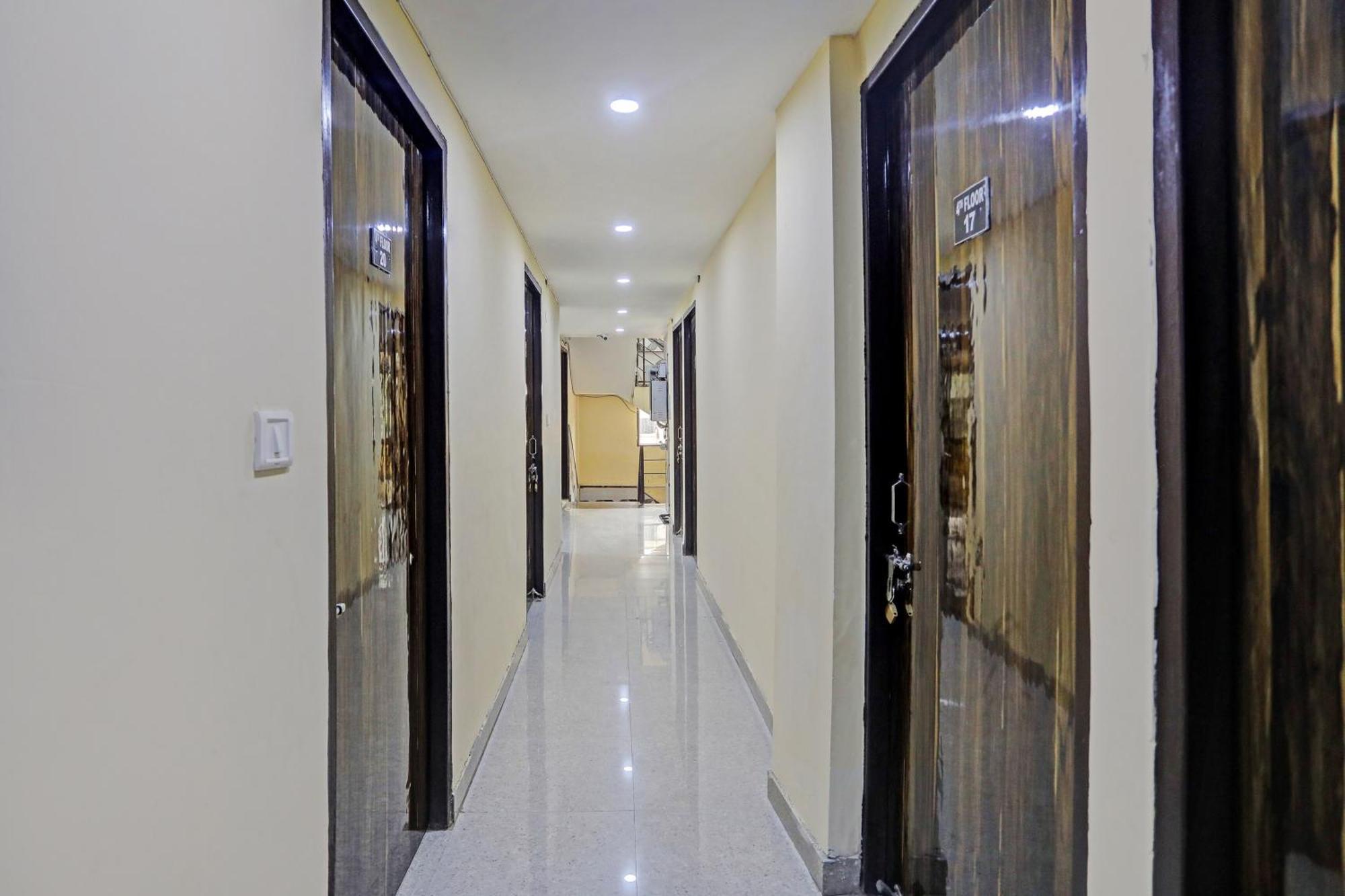 Hotel O Park Palace New Delhi Ngoại thất bức ảnh